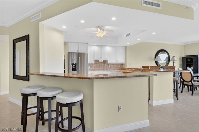 1060 Borghese LN 702, Naples, FL 34114