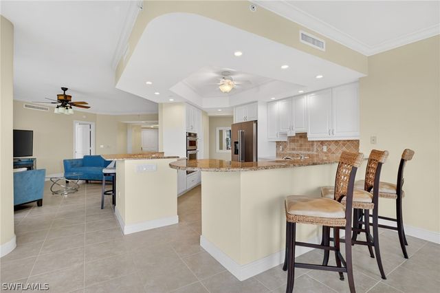 1060 Borghese LN 702, Naples, FL 34114