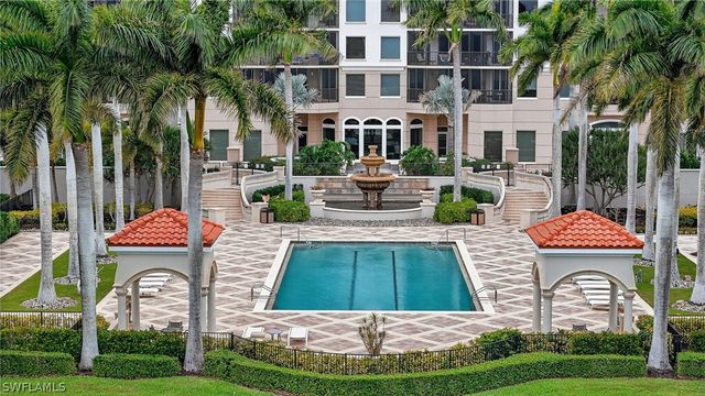 1060 Borghese LN 702, Naples, FL 34114