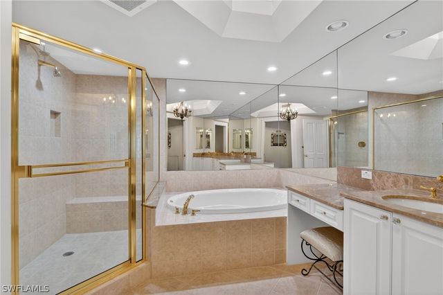 1060 Borghese LN 702, Naples, FL 34114