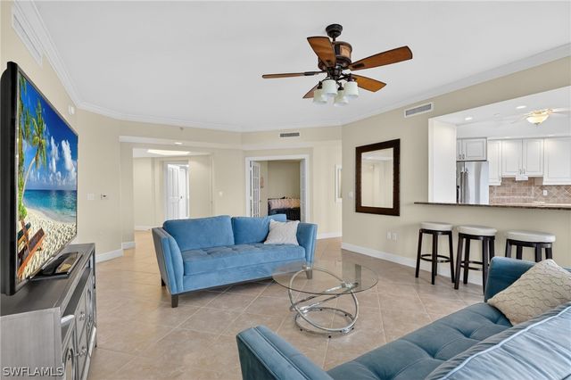 1060 Borghese LN 702, Naples, FL 34114