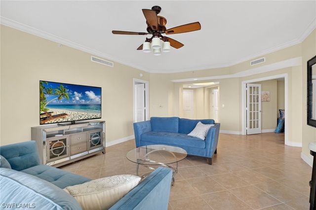 1060 Borghese LN 702, Naples, FL 34114