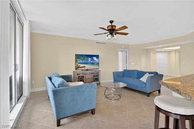 1060 Borghese LN 702, Naples, FL 34114