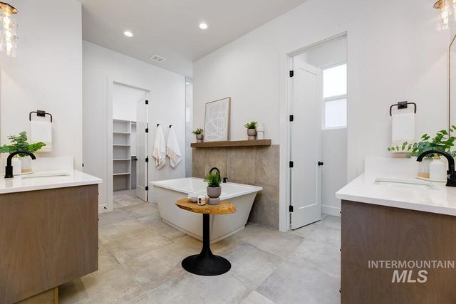 9320 W Sooty Grouse Ct, Boise, ID 83714