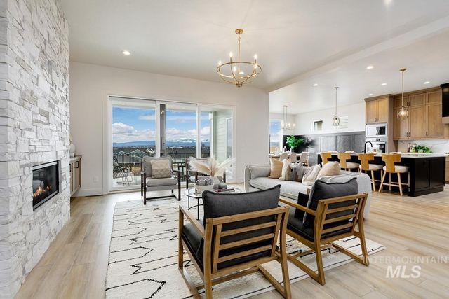 9320 W Sooty Grouse Ct, Boise, ID 83714