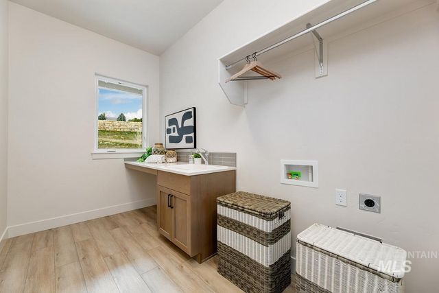 9320 W Sooty Grouse Ct, Boise, ID 83714