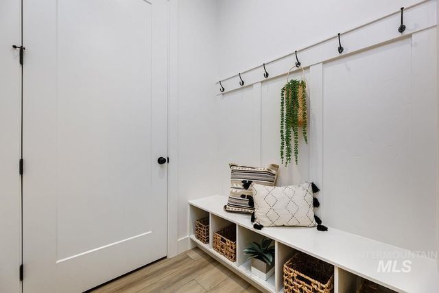 9320 W Sooty Grouse Ct, Boise, ID 83714