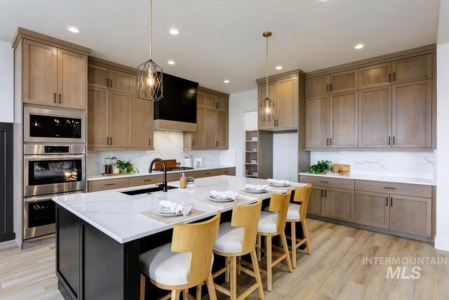 9320 W Sooty Grouse Ct, Boise, ID 83714