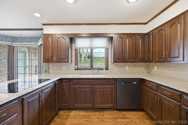 6886 S Florence Avenue, Tulsa, OK 74136
