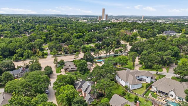 6886 S Florence Avenue, Tulsa, OK 74136