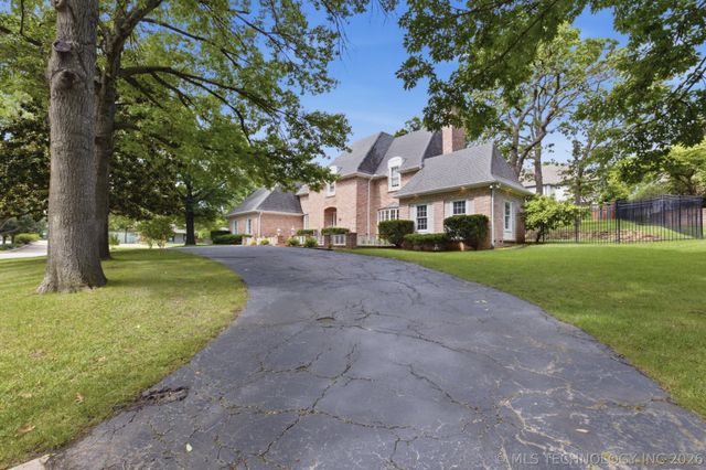 6886 S Florence Avenue, Tulsa, OK 74136