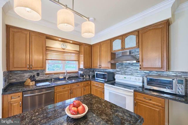 46554 CEDARHURST DR, Sterling, VA 20165