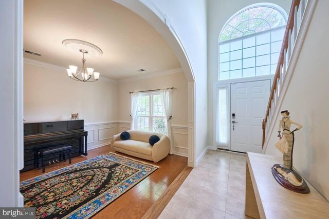 46554 CEDARHURST DR, Sterling, VA 20165