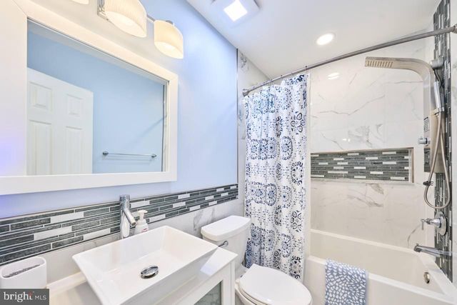 46554 CEDARHURST DR, Sterling, VA 20165