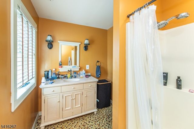 930 Ramapo Ave, Pompton Lakes Boro, NJ 07442