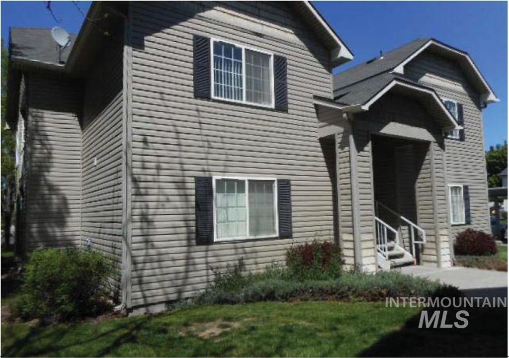 215 N Seafury Ln Apt 201, Boise, ID 83704 photo 10