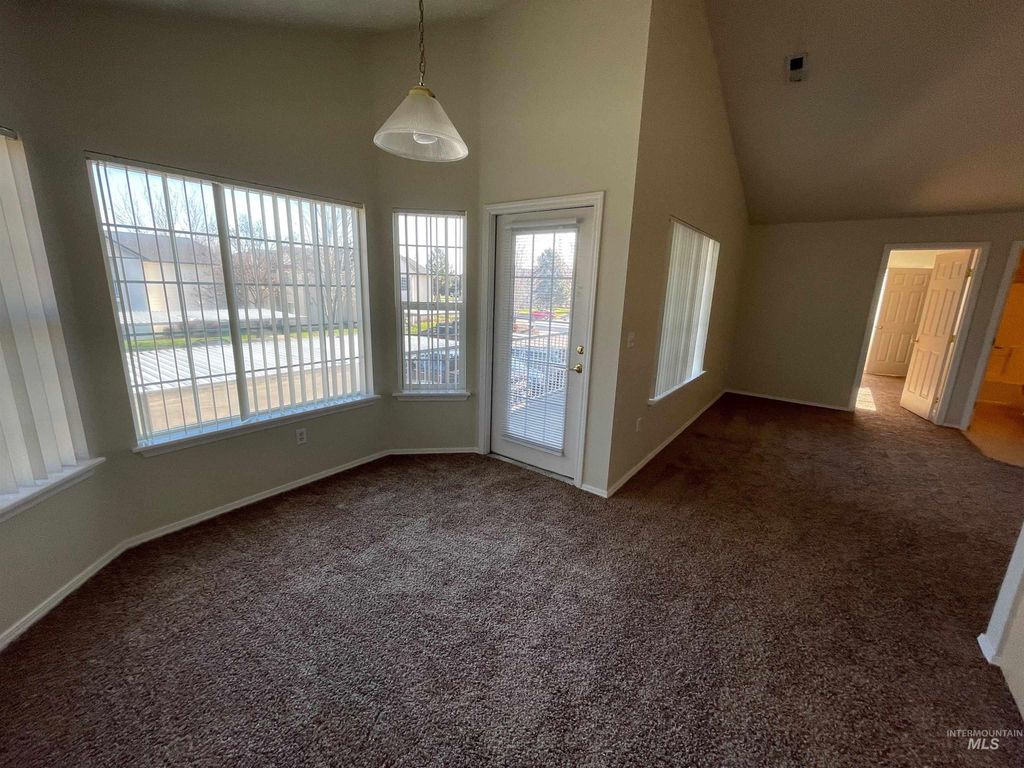 215 N Seafury Ln Apt 201, Boise, ID 83704 photo 4