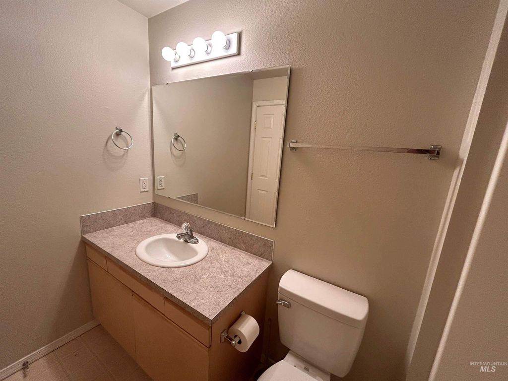 215 N Seafury Ln Apt 201, Boise, ID 83704 photo 6