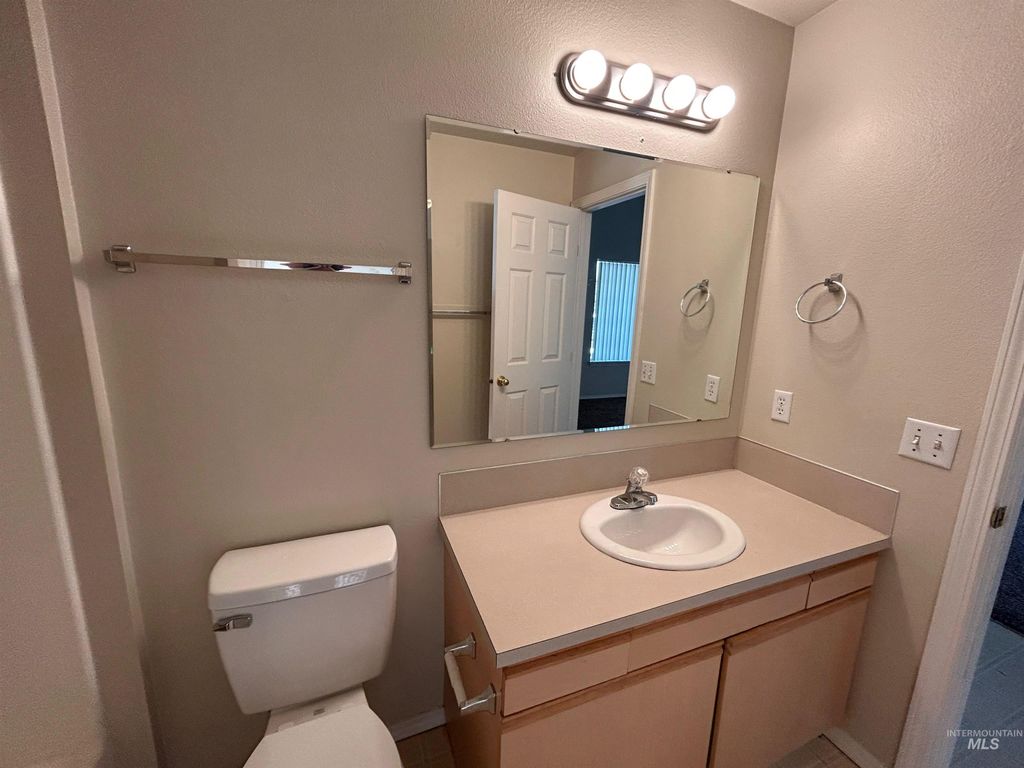 215 N Seafury Ln Apt 201, Boise, ID 83704 photo 7