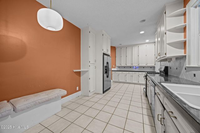 2406 E 4th Street, Greenville, NC 27858