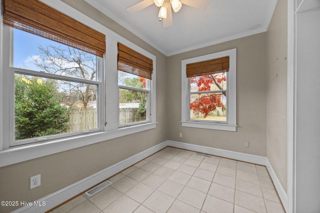 2406 E 4th Street, Greenville, NC 27858