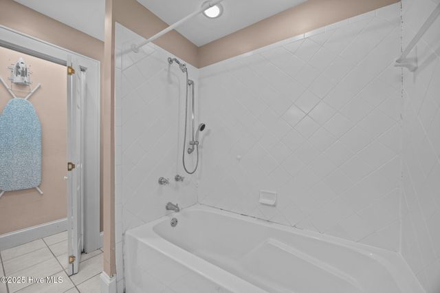 2406 E 4th Street, Greenville, NC 27858