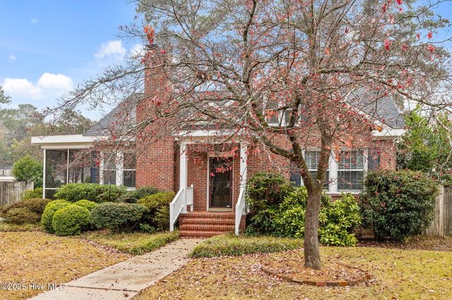 2406 E 4th Street, Greenville, NC 27858