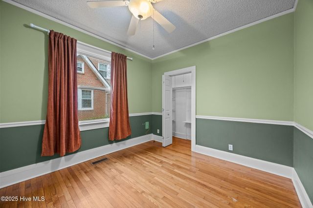 2406 E 4th Street, Greenville, NC 27858