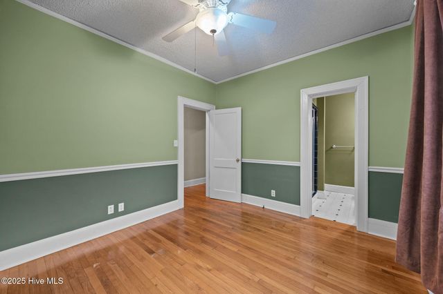 2406 E 4th Street, Greenville, NC 27858