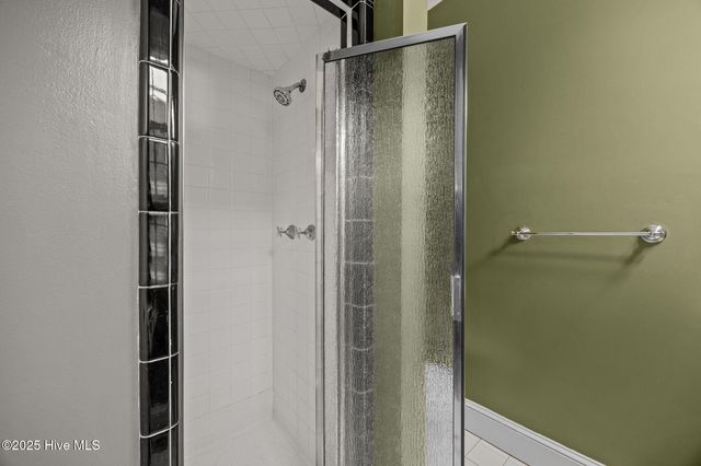 2406 E 4th Street, Greenville, NC 27858