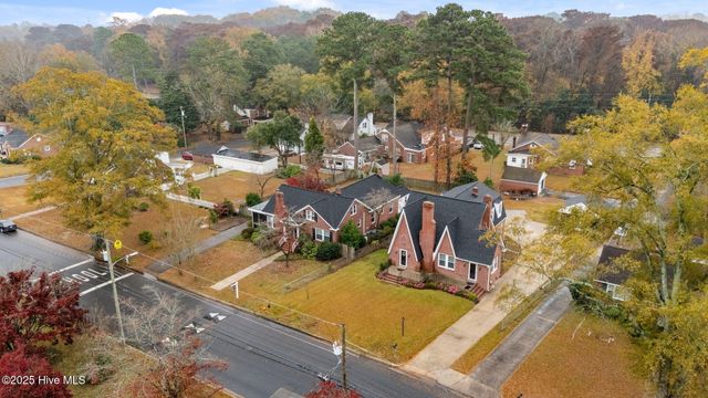 2406 E 4th Street, Greenville, NC 27858