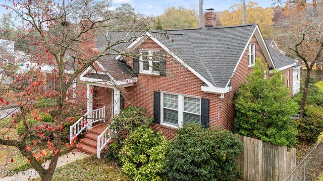 2406 E 4th Street, Greenville, NC 27858