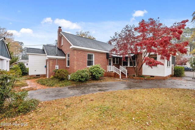 2406 E 4th Street, Greenville, NC 27858