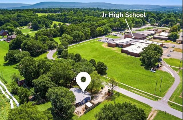 106 Jenkins Road, Prairie Grove, AR 72753