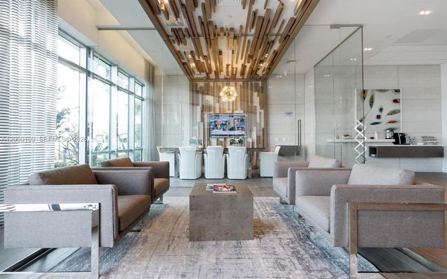 17111 Biscayne Blvd 903, North Miami Beach, FL 33160