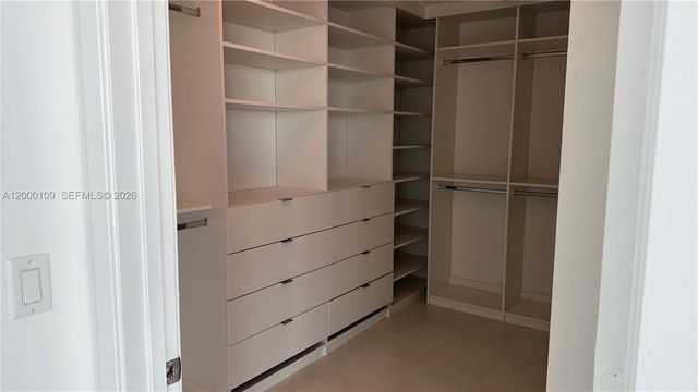 17111 Biscayne Blvd 903, North Miami Beach, FL 33160