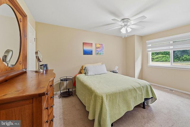 12 HILLCROFT WAY, Newtown, PA 18940