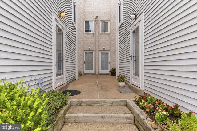 12 HILLCROFT WAY, Newtown, PA 18940