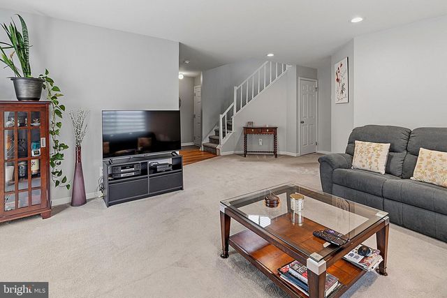 12 HILLCROFT WAY, Newtown, PA 18940