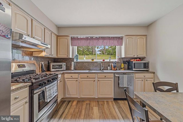 12 HILLCROFT WAY, Newtown, PA 18940