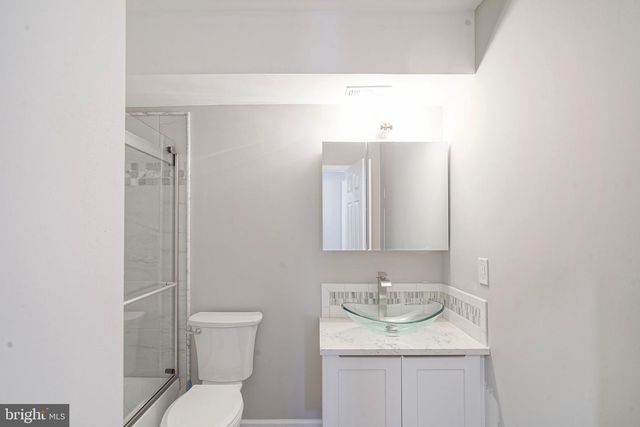 9 SAMUEL ADAMS BLDG, Turnersville, NJ 08012