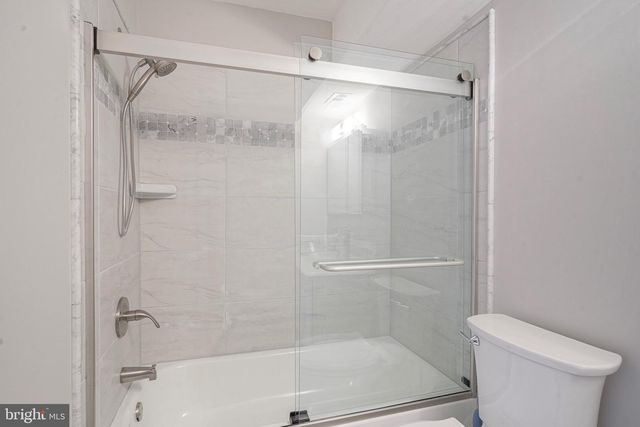 9 SAMUEL ADAMS BLDG, Turnersville, NJ 08012