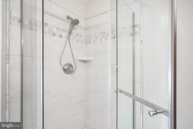 9 SAMUEL ADAMS BLDG, Turnersville, NJ 08012