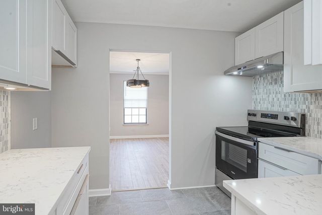 9 SAMUEL ADAMS BLDG, Turnersville, NJ 08012