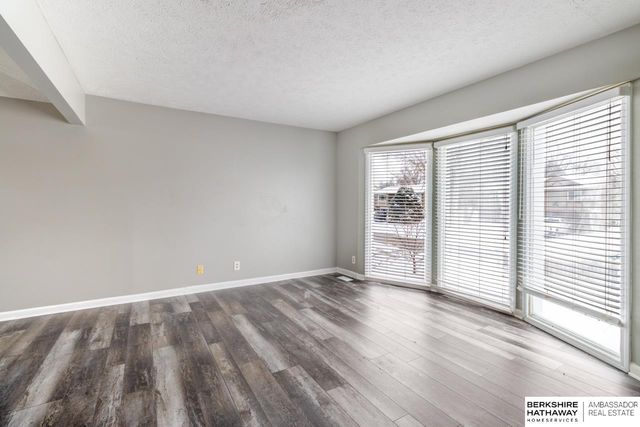 13402 S 34 Street, Bellevue, NE 68123