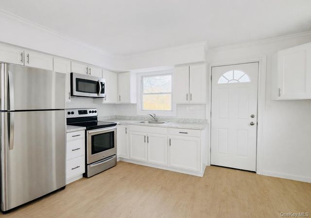 79 Johns Neck Road, Shirley, NY 11967