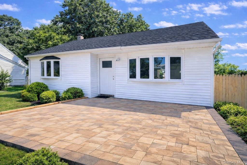 79 Johns Neck Road, Shirley, NY 11967