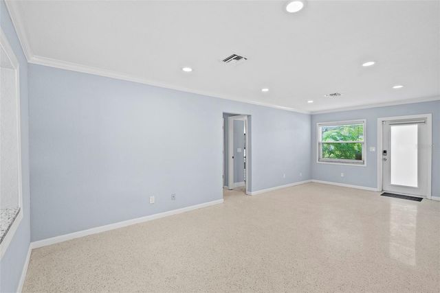 7499 OAK STREET NE, St Petersburg, FL 33702