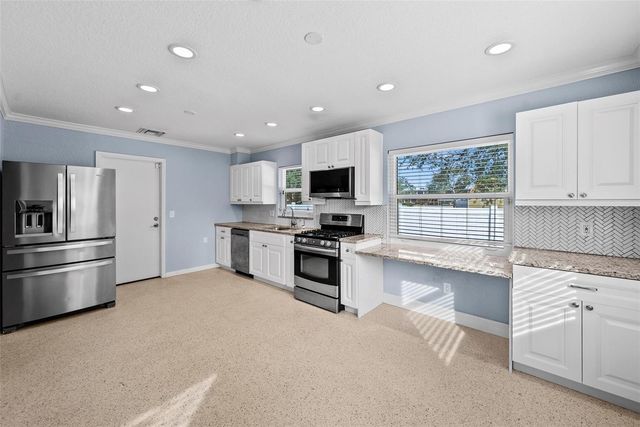 7499 OAK STREET NE, St Petersburg, FL 33702