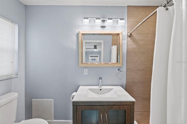 7499 OAK STREET NE, St Petersburg, FL 33702